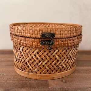 Vintage Bamboo Round Basket with Hinged Locking Lid Medium Light 8 x 5 Inches